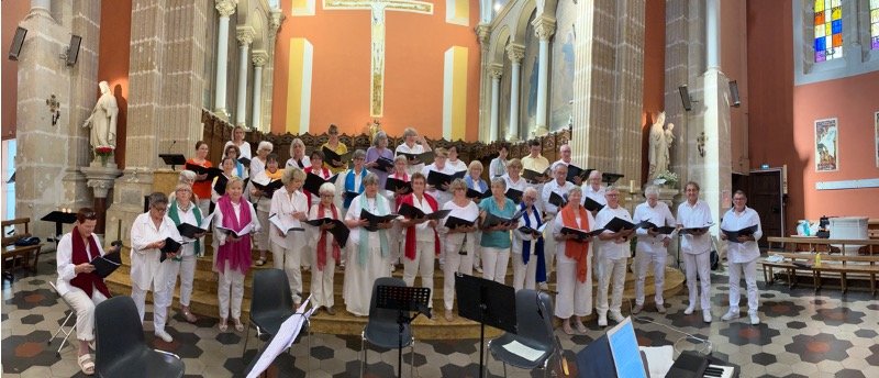 Les choristes de CLAIR MATIN réunis en concert
